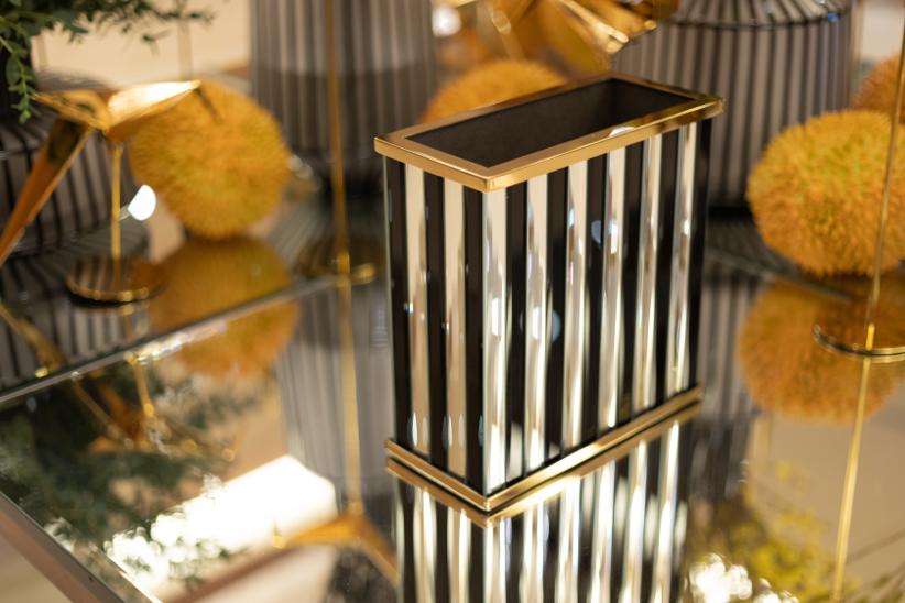 ذهبي و سلفر مخطط للسويت