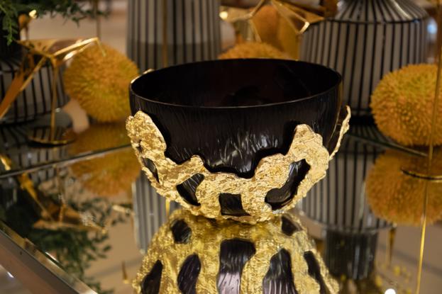 اسود و ذهبي شبك للسويت